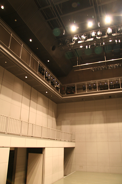 hall011.jpg