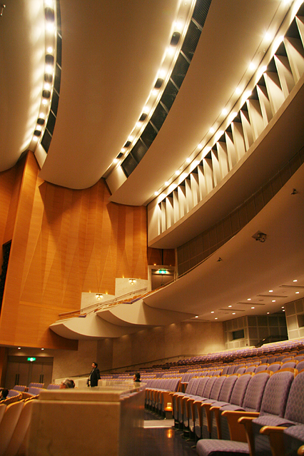 hall015.jpg
