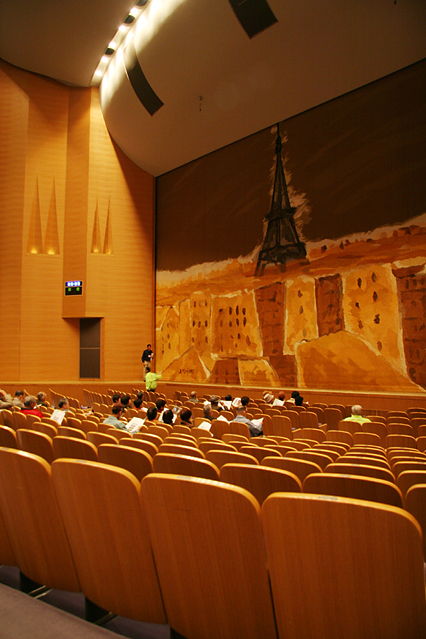 hall023.jpg